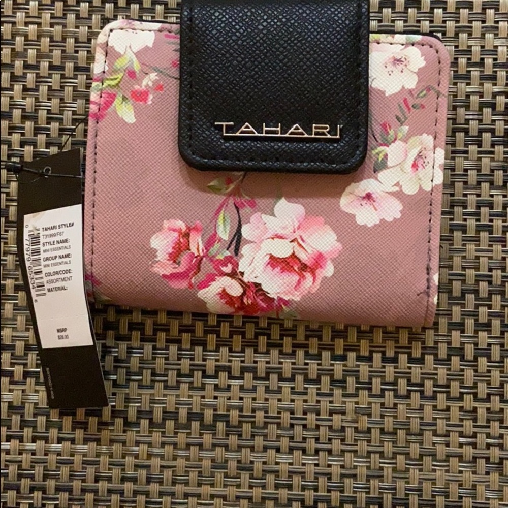 Tahari wallet BRAND NEW